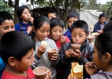 Chocolatada en Comunidad Aviación